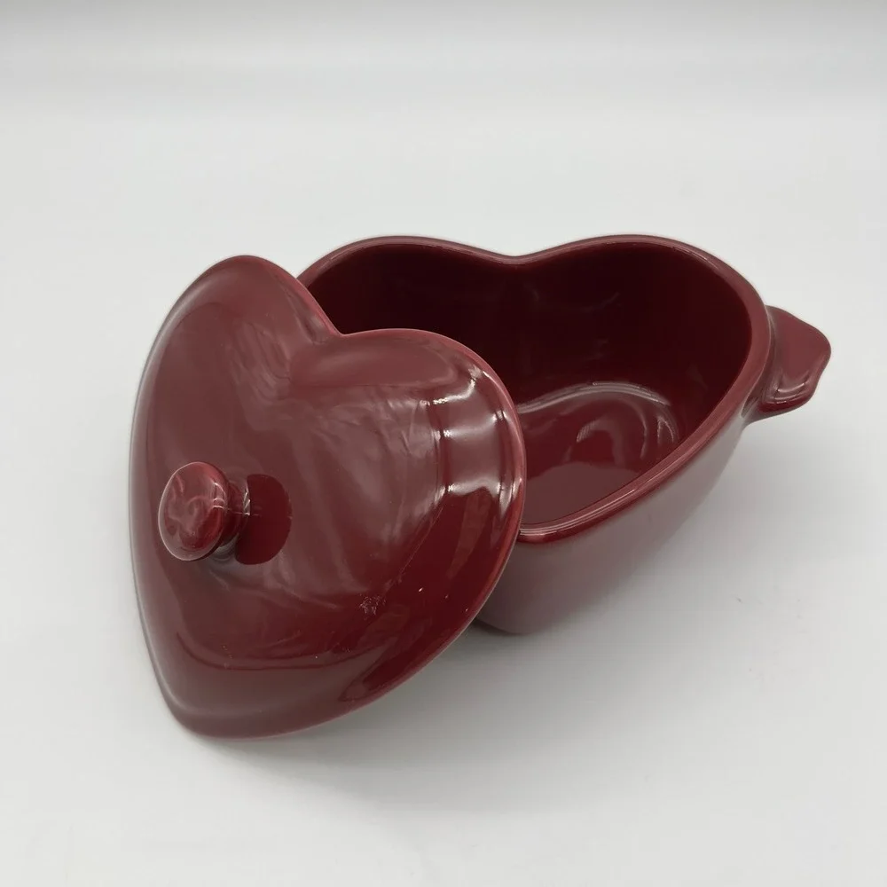The Pioneer Woman Mini Cocotte Unisex OS Red Heart Stoneware Casserole‎ Dish Lid